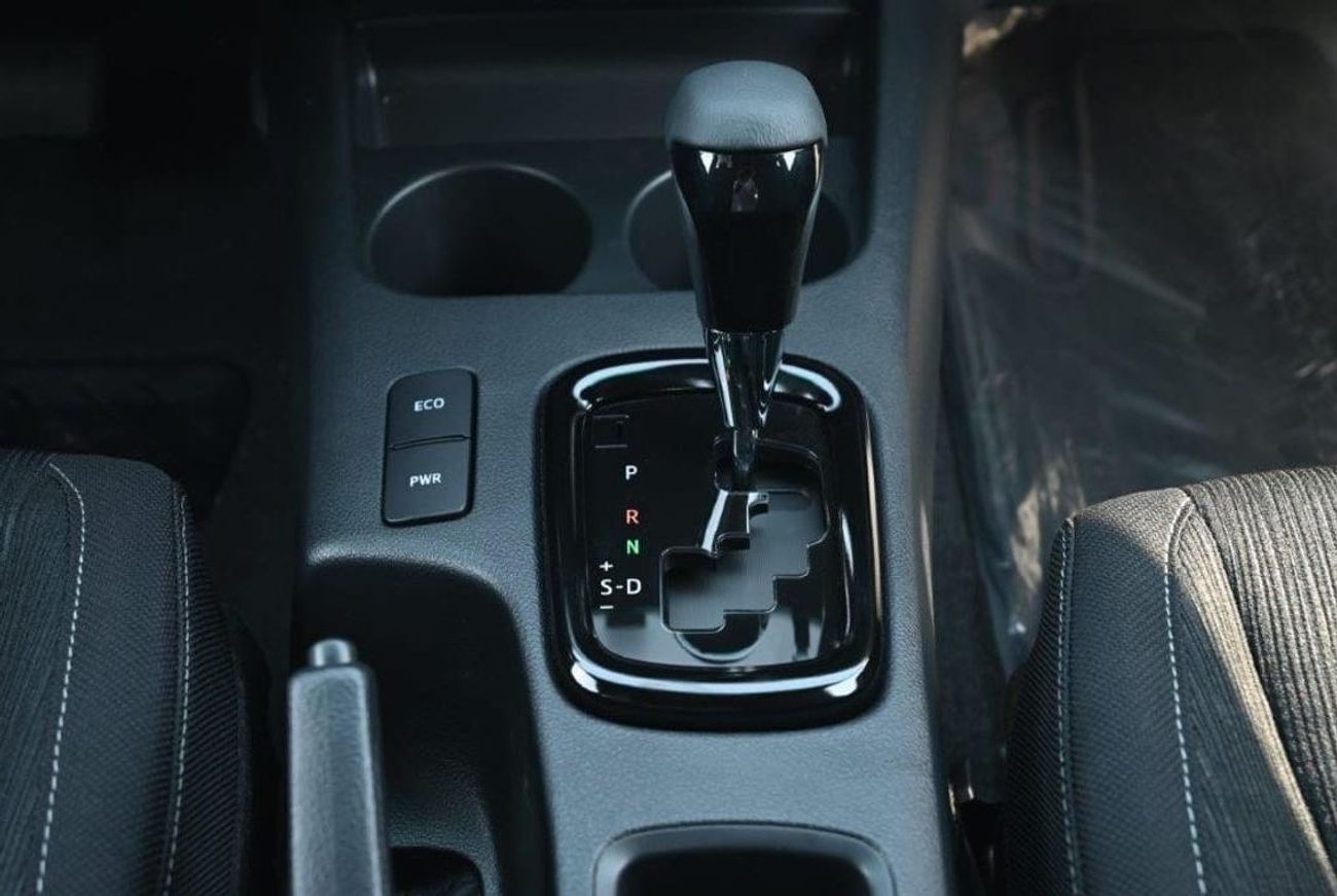 تويوتا هيلوكس Adventure V6 4.0L Automatic