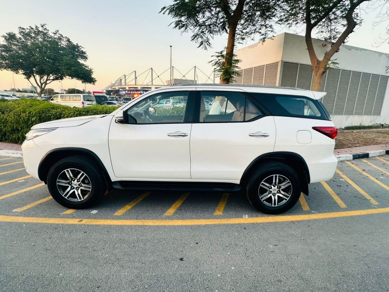 Toyota Fortuner EXR ,Fortner ,year 2019 ,fuel petrol engine capacity 2,7 Liter ,only for export available