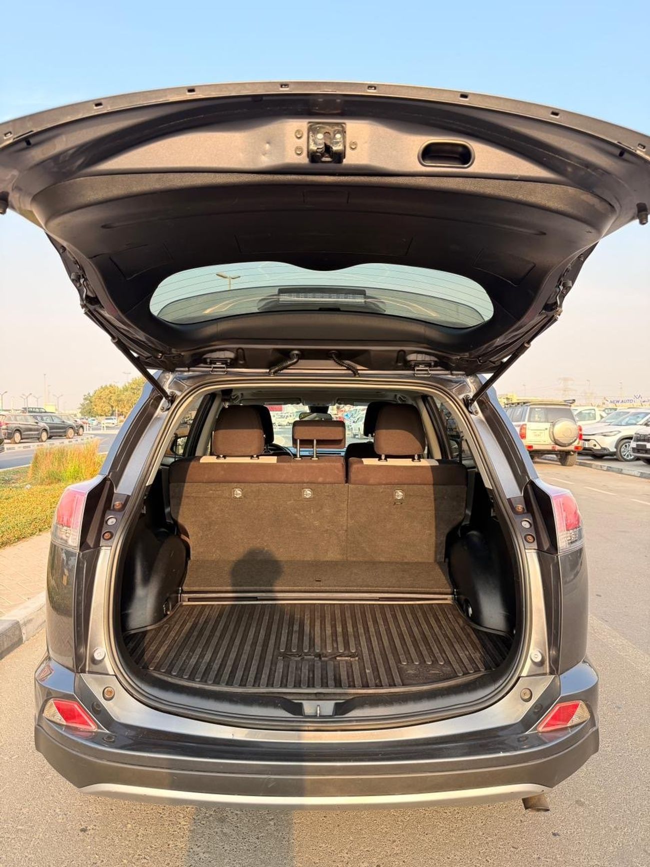 Toyota RAV4 Hybrid XLE 2.5L full option