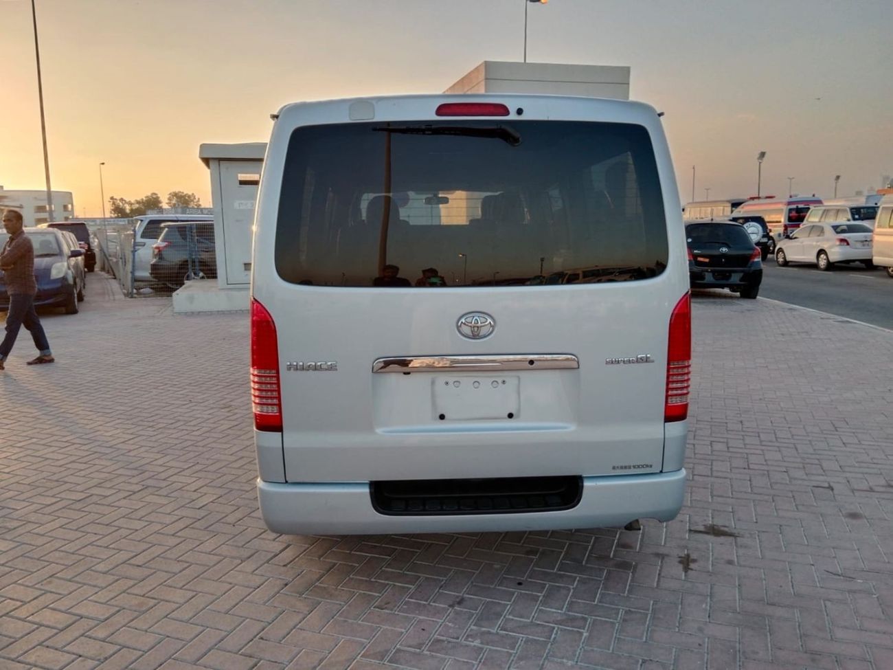 Toyota Hiace TOYOTA HIACE RIGHT HAND DRIVE(PM1182)