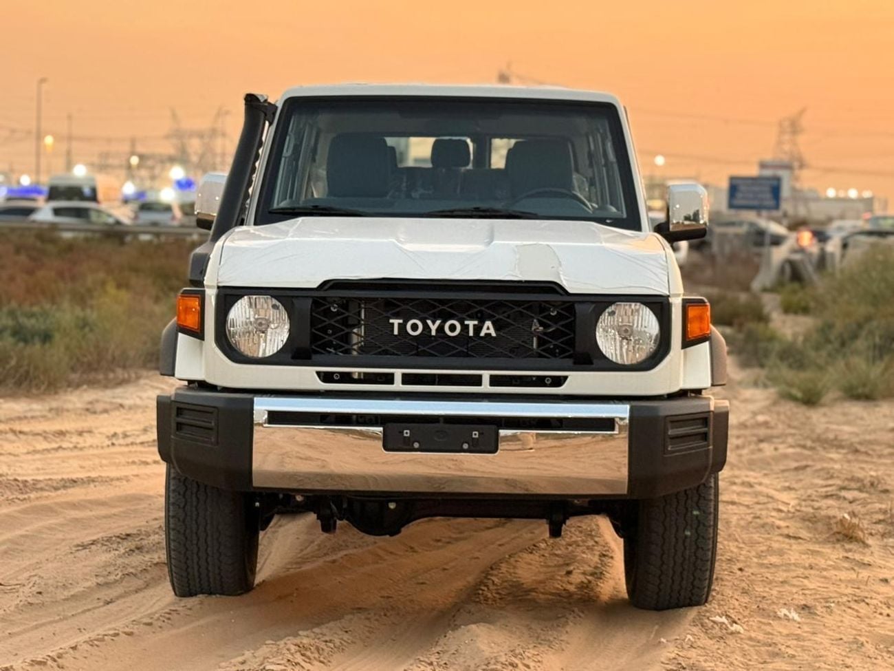 تويوتا لاند كروزر 70 LX LC76 STD Std 4.0L AWD