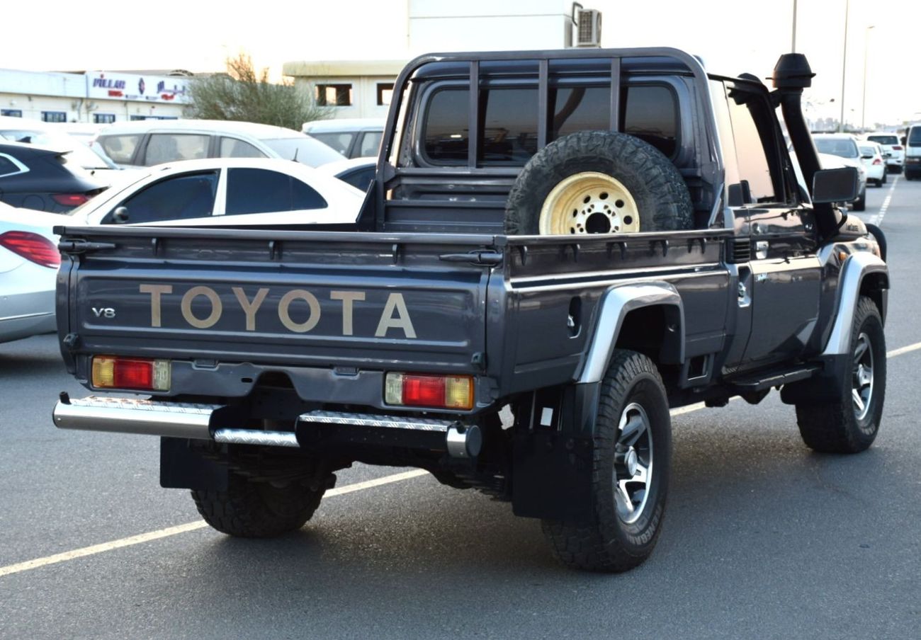 Toyota Land Cruiser Pick Up