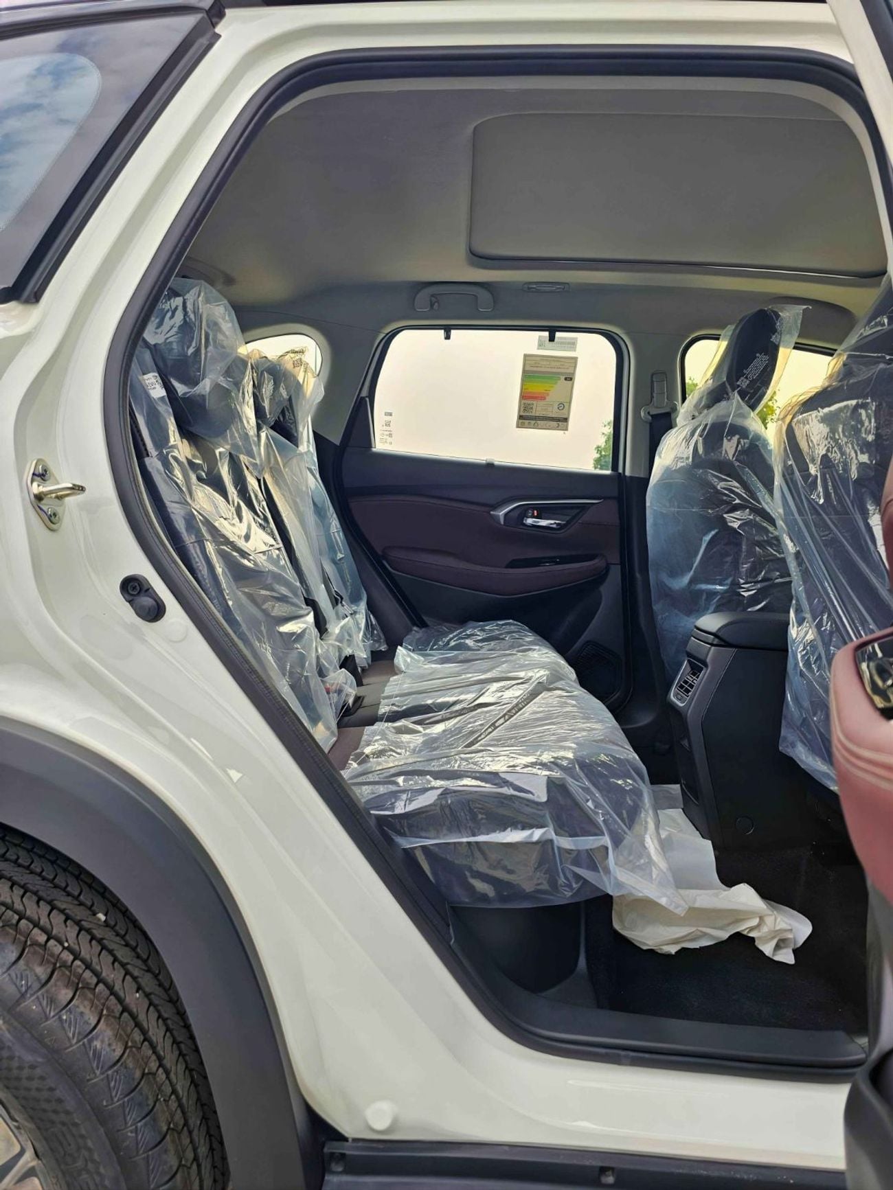 تويوتا أوربان كروزر GLX NEODRIVE DUAL TONE / 1.5L PETROL V4 / PANORAMIC ROOF / HEADS UP DISPALY / 360*CAMERA (CODE # UB1