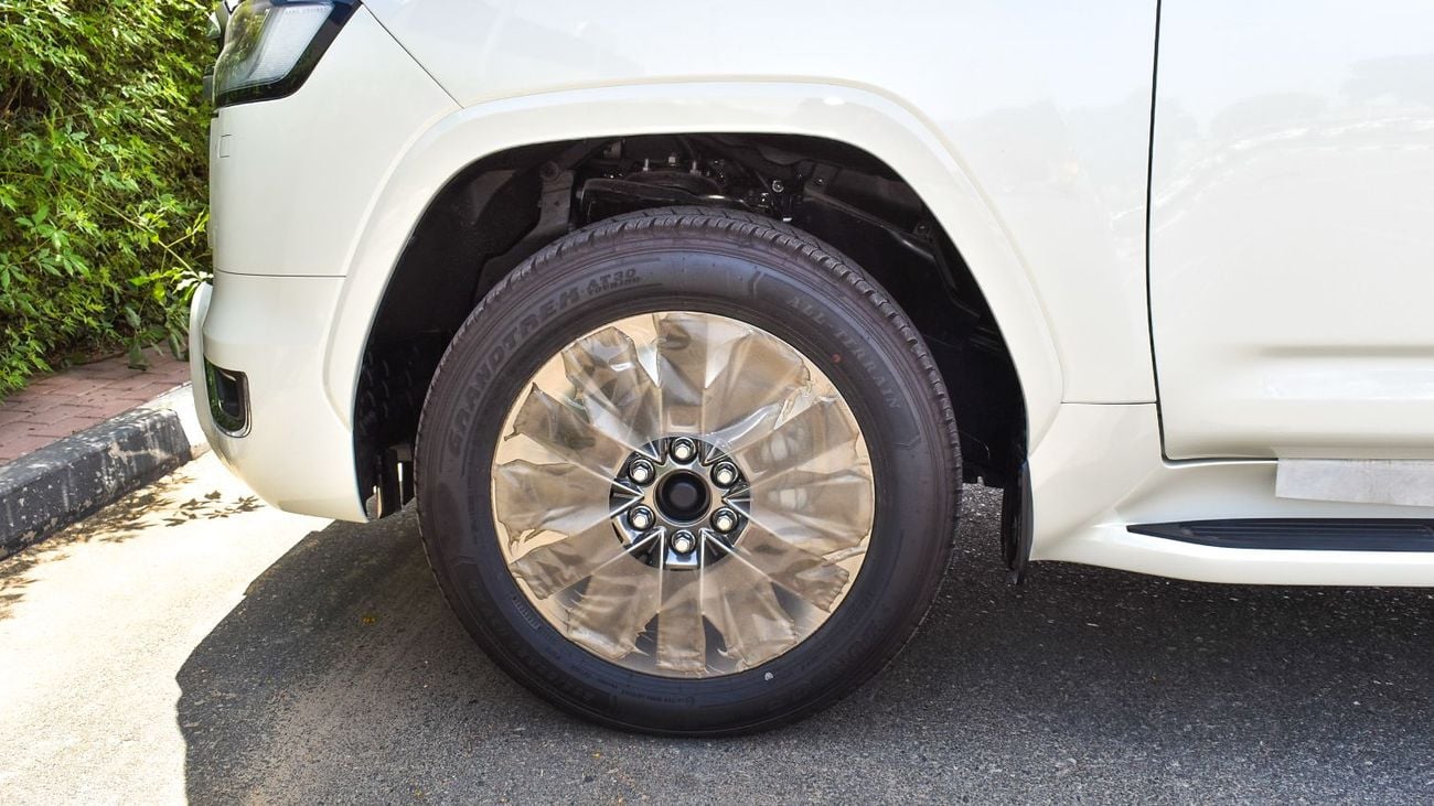 تويوتا لاند كروزر ECT0056 - Toyota Landcruiser 300 VX - 3.3L Diesel - White/Beige - Rear Entertainment