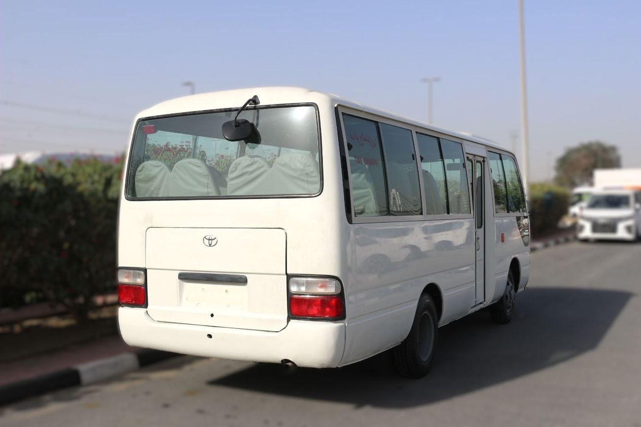 Toyota Coaster TOYOTA COASTER DIESEL 2011 GULF SPACE 20 PASSENGER