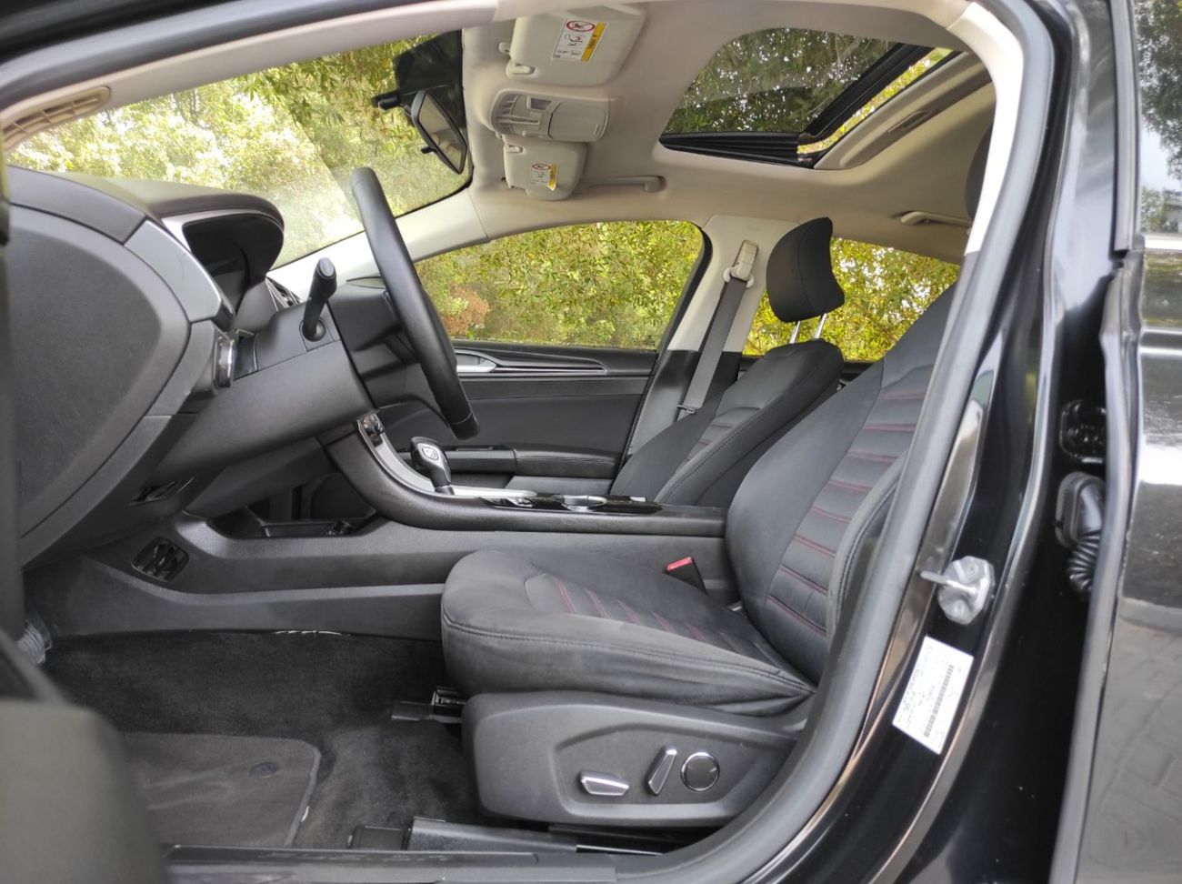 Ford Fusion SE 2.0L Ford fusion 2015 Gcc V4 full options no1