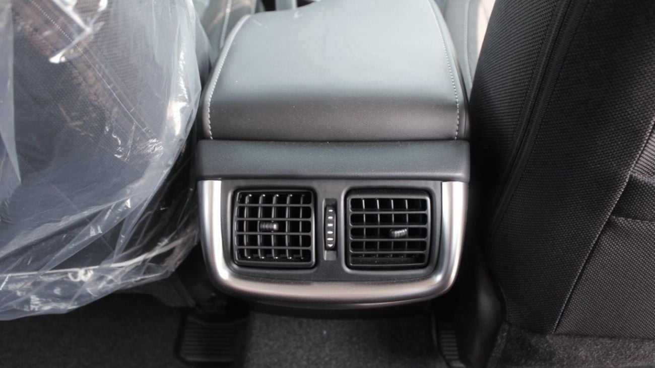 Toyota Hilux SGLX TOYOTA HILUX 2.4L GLX D DC 4WD MT (Export Only)