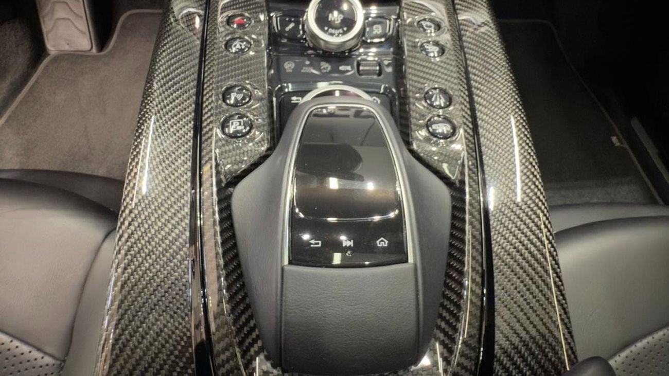 أستون مارتن DBX 707 - European Specs