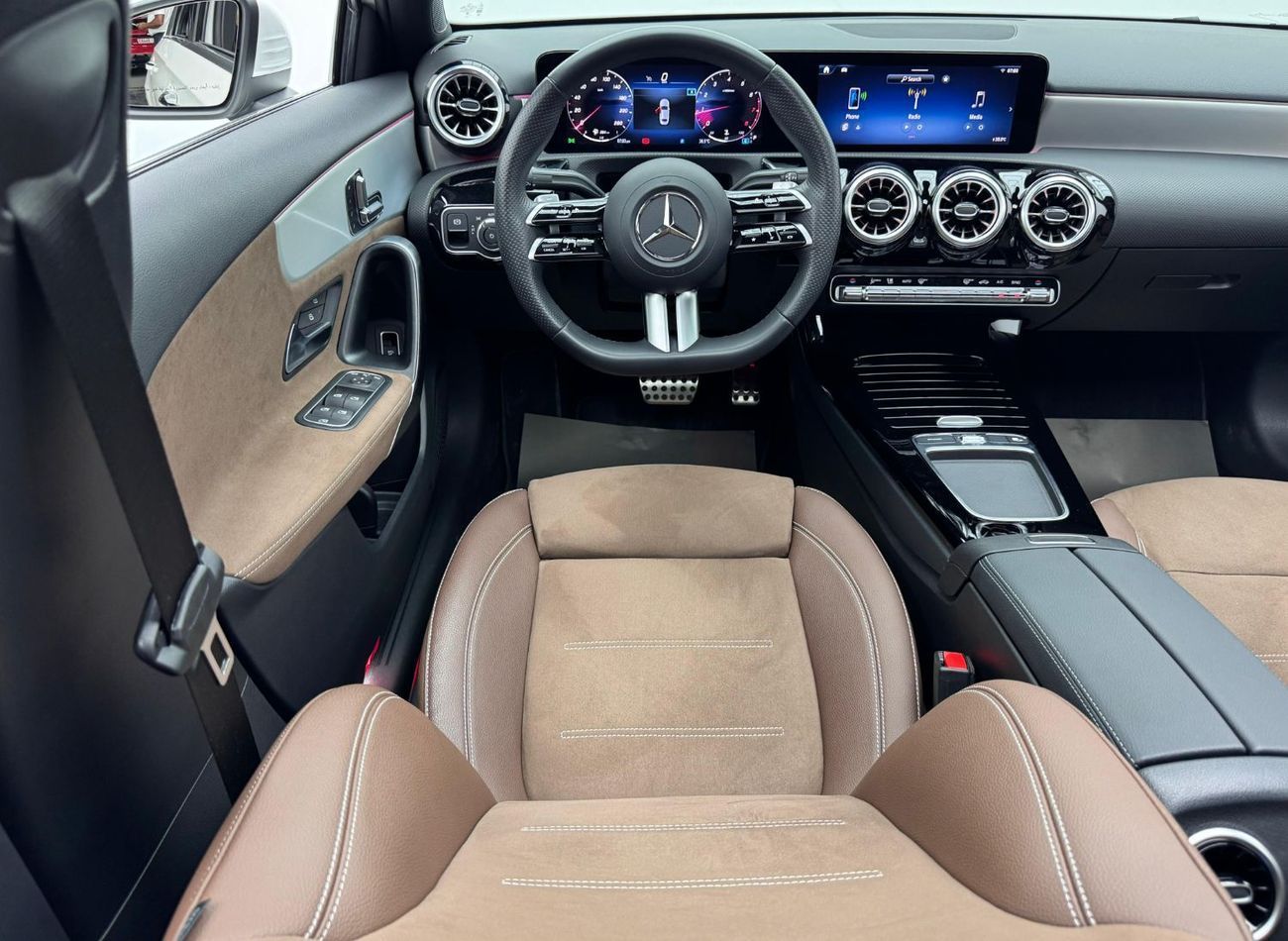 مرسيدس بنز A 200 AMG 2025 Mercedes-Benz A200 AMG, 2026 Mercedes Warranty, Mercedes Service History, GCC