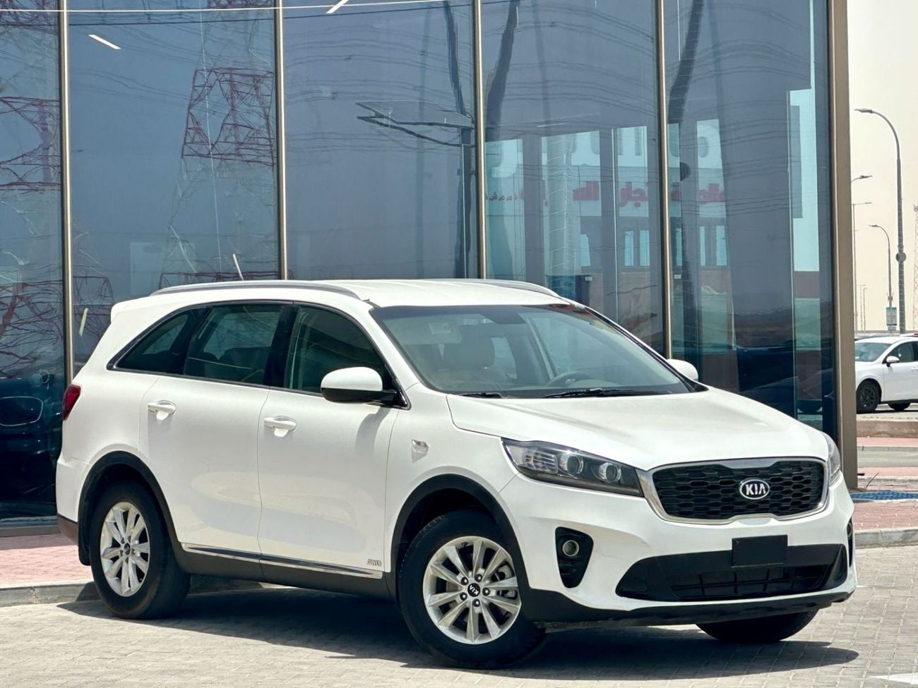 كيا سورينتو 670-Monthly l GCC l 2.4L, Cruise, Camera l Accident Free