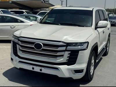 تويوتا لاند كروزر Toyota land cruser GXR 2009 facelifted 2025 V8 4.6 petrol Engin  colour white push start transmissio