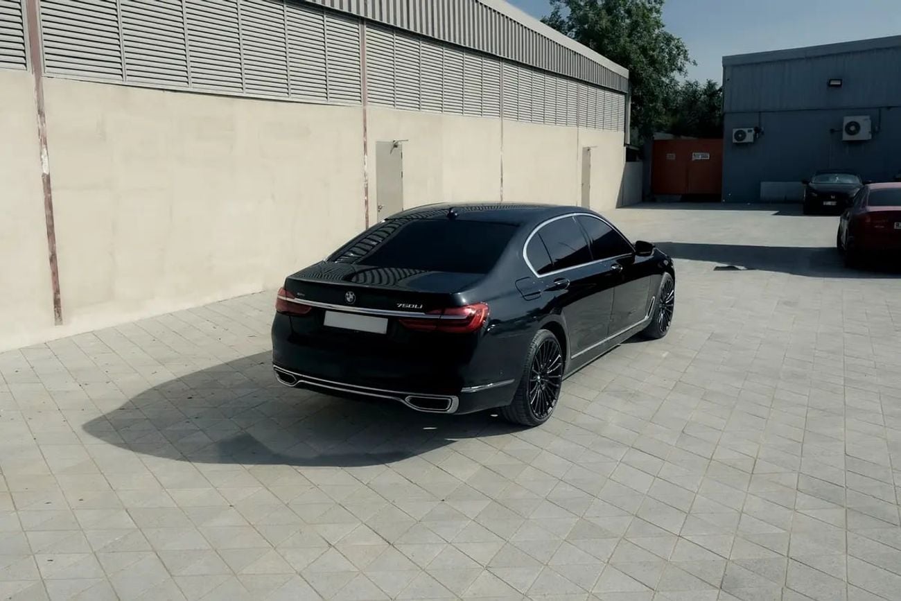 بي أم دبليو 750Li 750Li xDrive GCC Specs - Pristine Condition