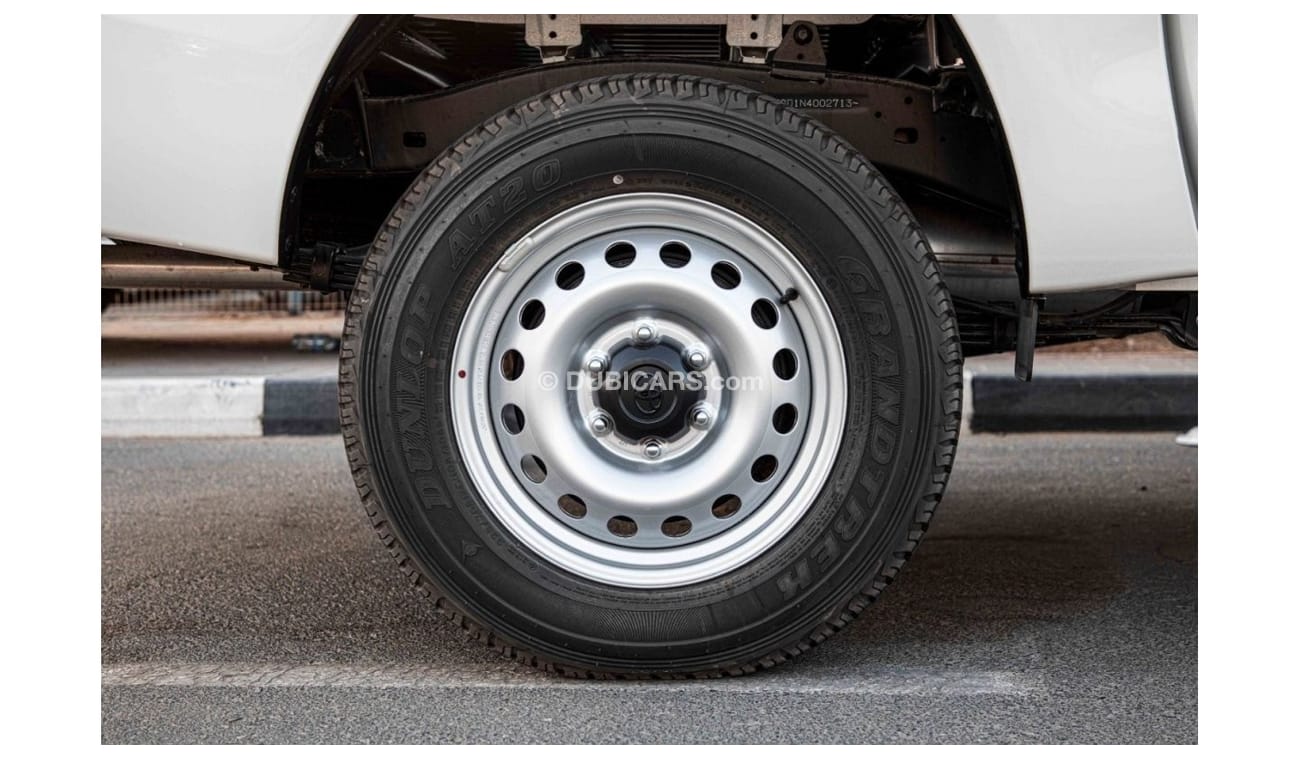 Toyota Hilux 2022 Toyota Hilux 4x4 DC 2.8 D MT - White inside Black