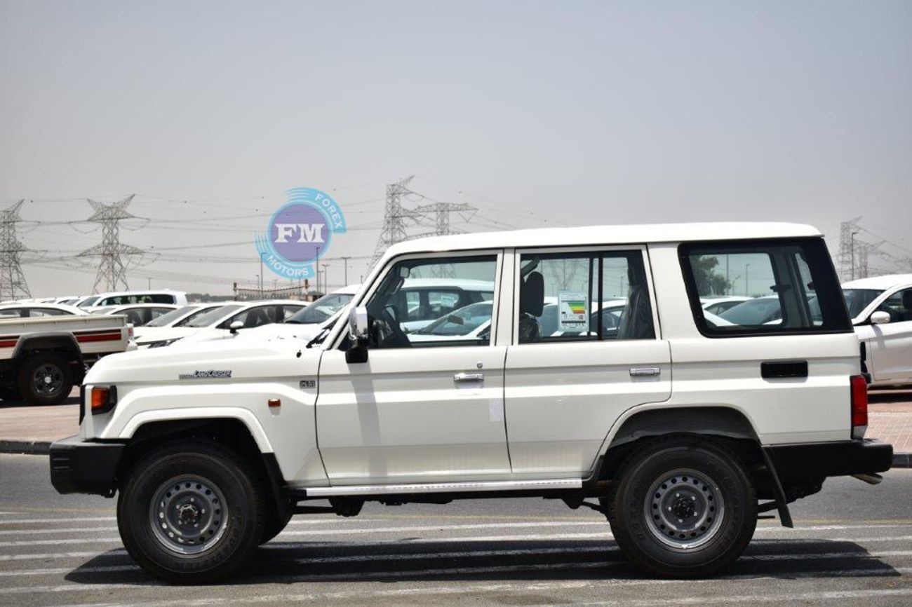 تويوتا لاند كروزر 70 76 LX V6 4.0L 4WD 6 Seater Manual