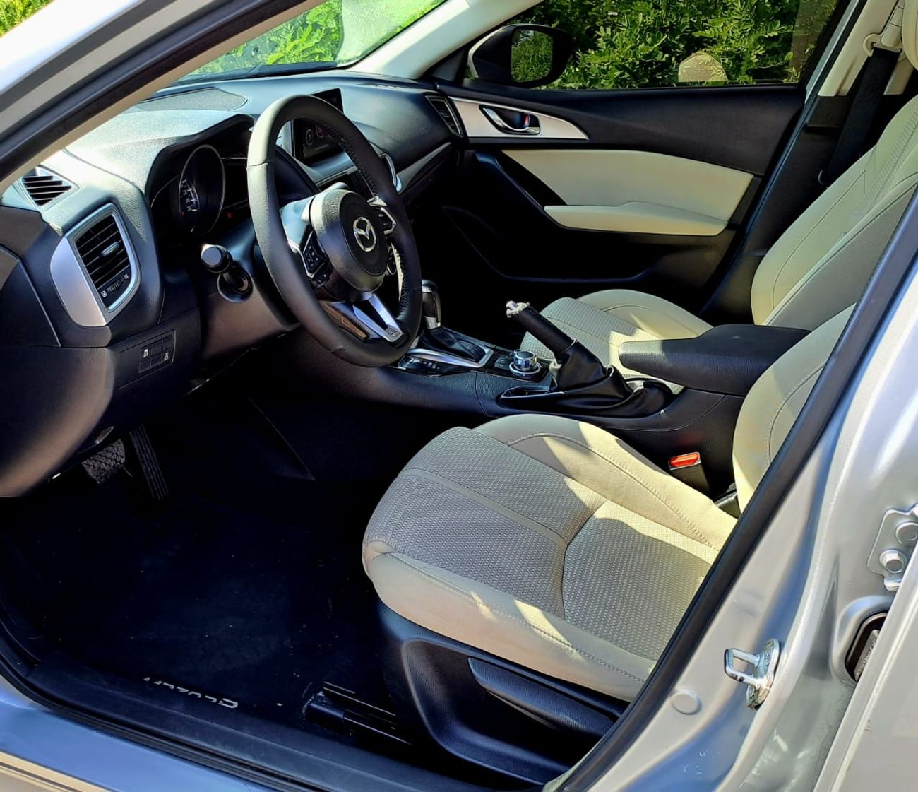 Mazda 3 Comfort Plus 1.6L 530-Monthly l GCC l Sunroof, Cruise, Camera l Accident Free