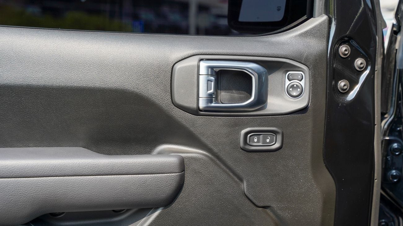 Jeep Wrangler JEEP WRANGLER SPORT SANDSTORM 2.0 TURBO 270HP LIFT KIT, MOPAR AIR COMPRESSOR, OFF ROAD LIGHT, OFF RO