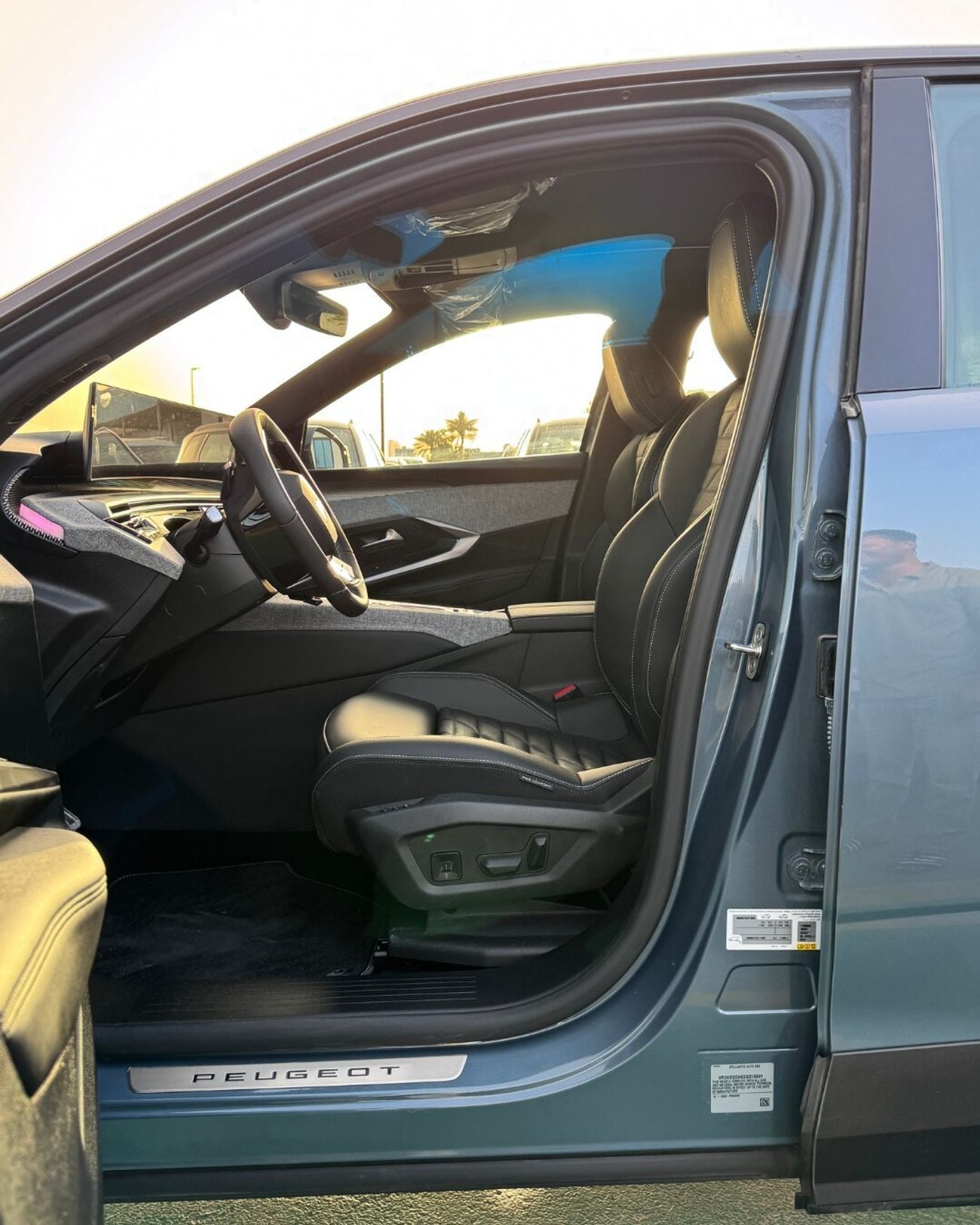 Peugeot 3008 NEW PEUGEOT 3008 GT - 1.6T - (2025 MODEL) GCC specs