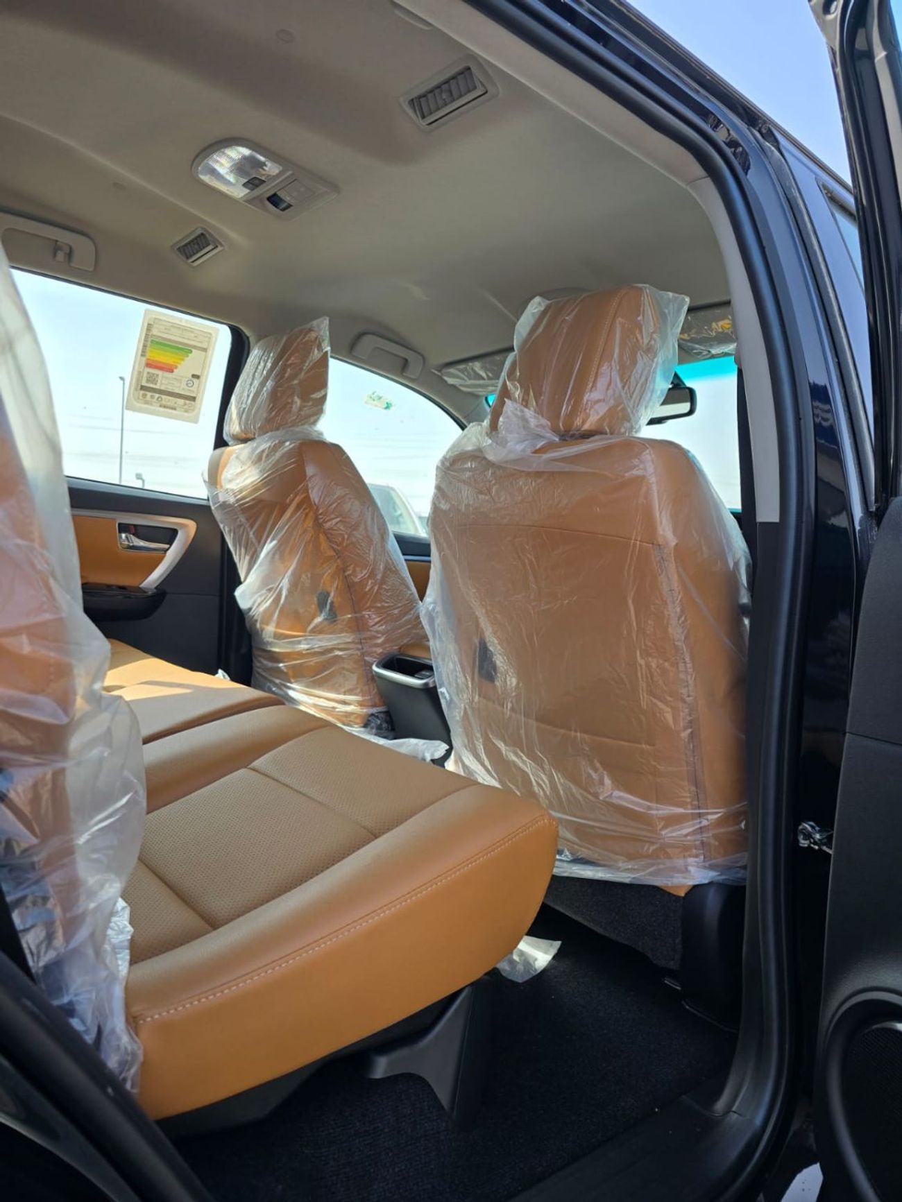 تويوتا فورتونر 4.0L PETROL A/T SR5 V6  7 SEATER