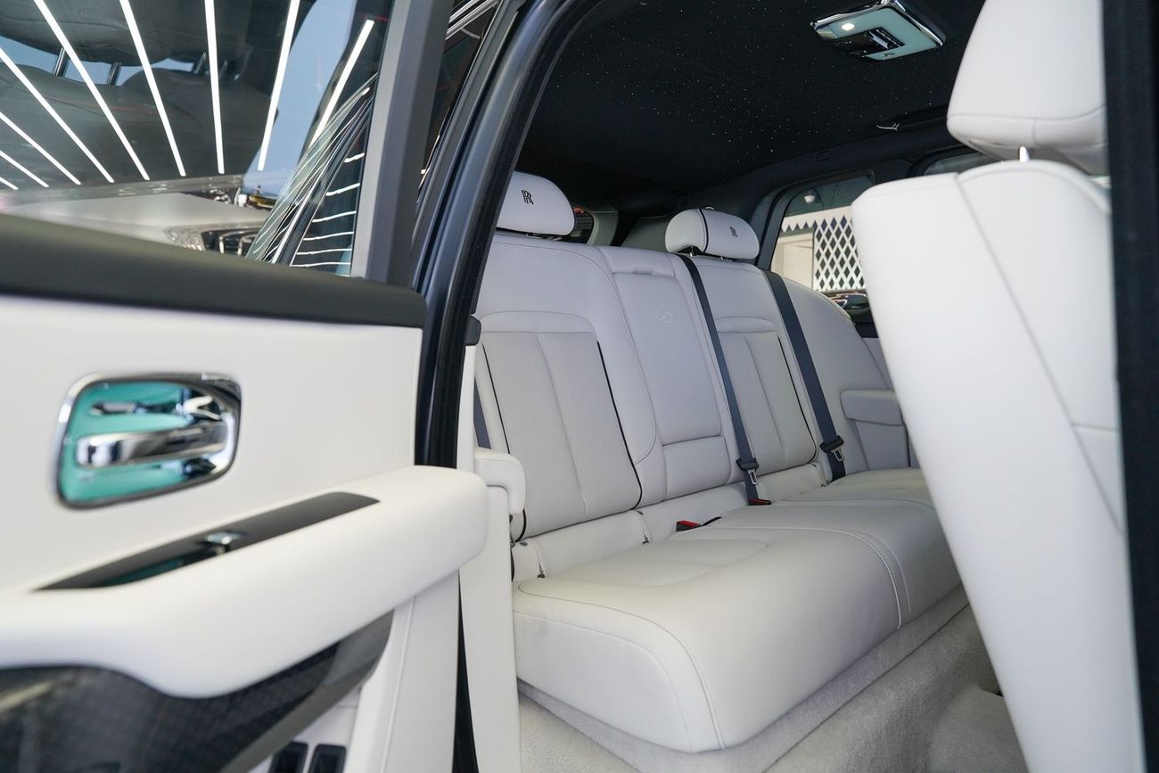 رولز رويس كولينان BLACK BADGE