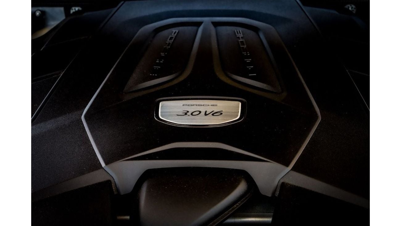 بورش كايان Porsche Cayenne Coupe Platinum Edition 2023 GCC under Agency Warranty with Flexible Down-Payment