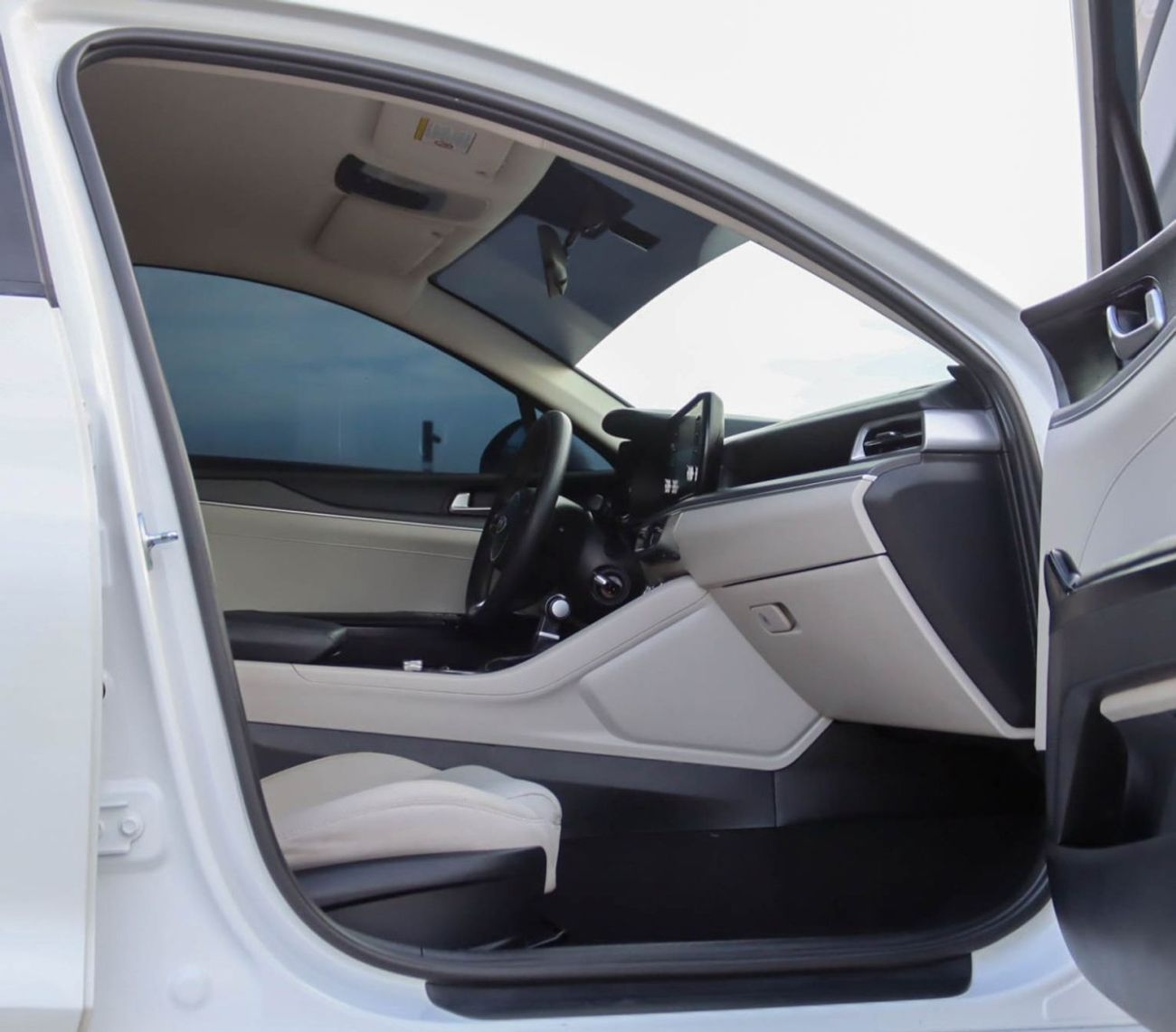 كيا K5 كيا K5 | 2.5 لتر | 2021 | خليجية | خالية من الحوادث | بحالة ممتازة | 790 شهرياً