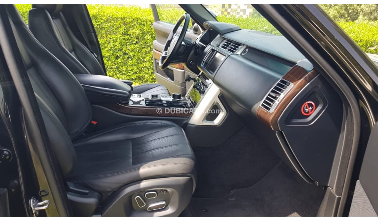 Land Rover Range Rover Rang Rover vogue model 2013 GCC car prefect condition full option panoramic roof leather seats back
