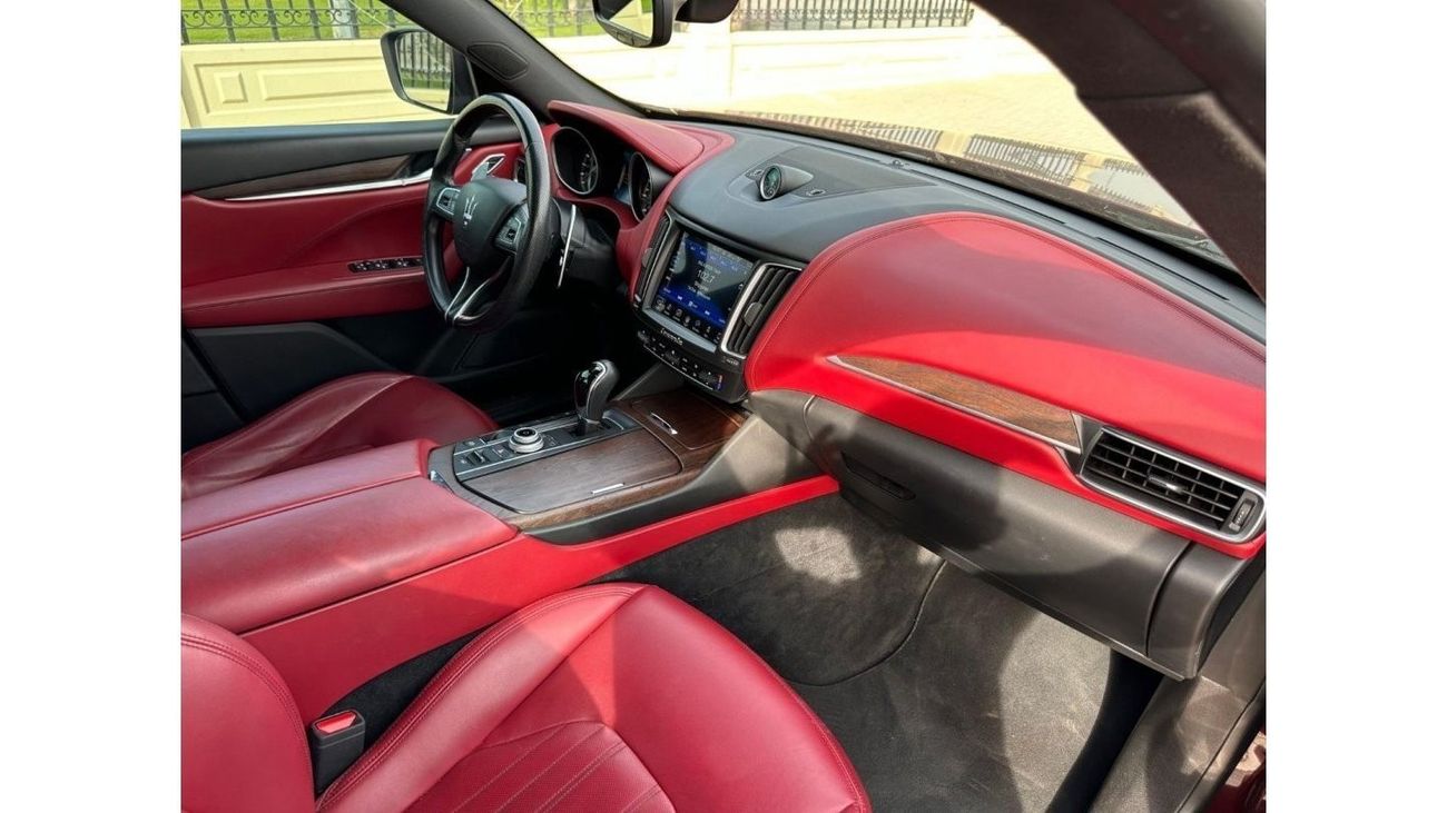 Maserati Levante Std