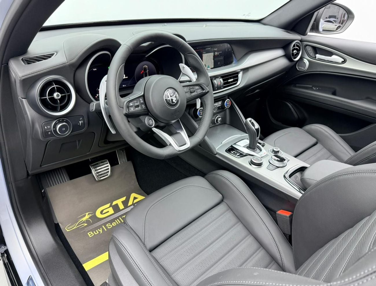 ألفا روميو ستيلفيو 2025 Alfa Romeo Stelvio Q4 Veloce, 5 Years Warranty + Service Pack, Delivery Kms, Fully Loaded, GCC