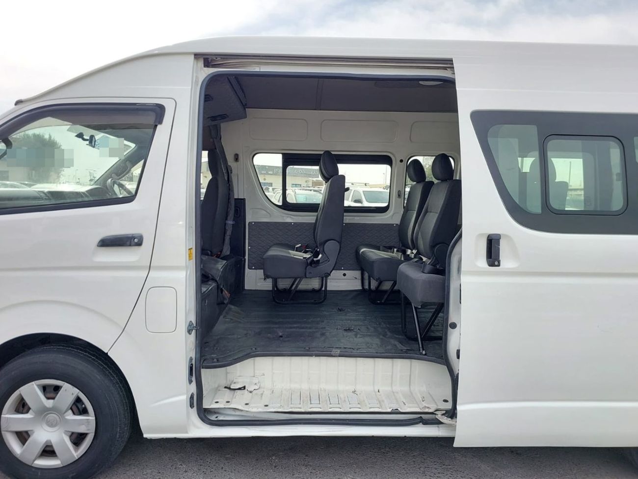 Toyota Hiace TOYOTA HIACE COMMUTER VAN RHD 2014 MODEL 2.7 L PETROL AUTOMATIC(PM47858)
