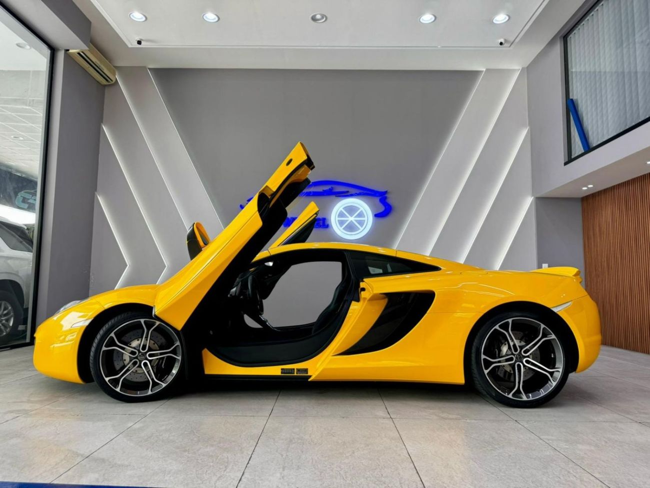 مكلارين MP4-12C | GCC | with Service history