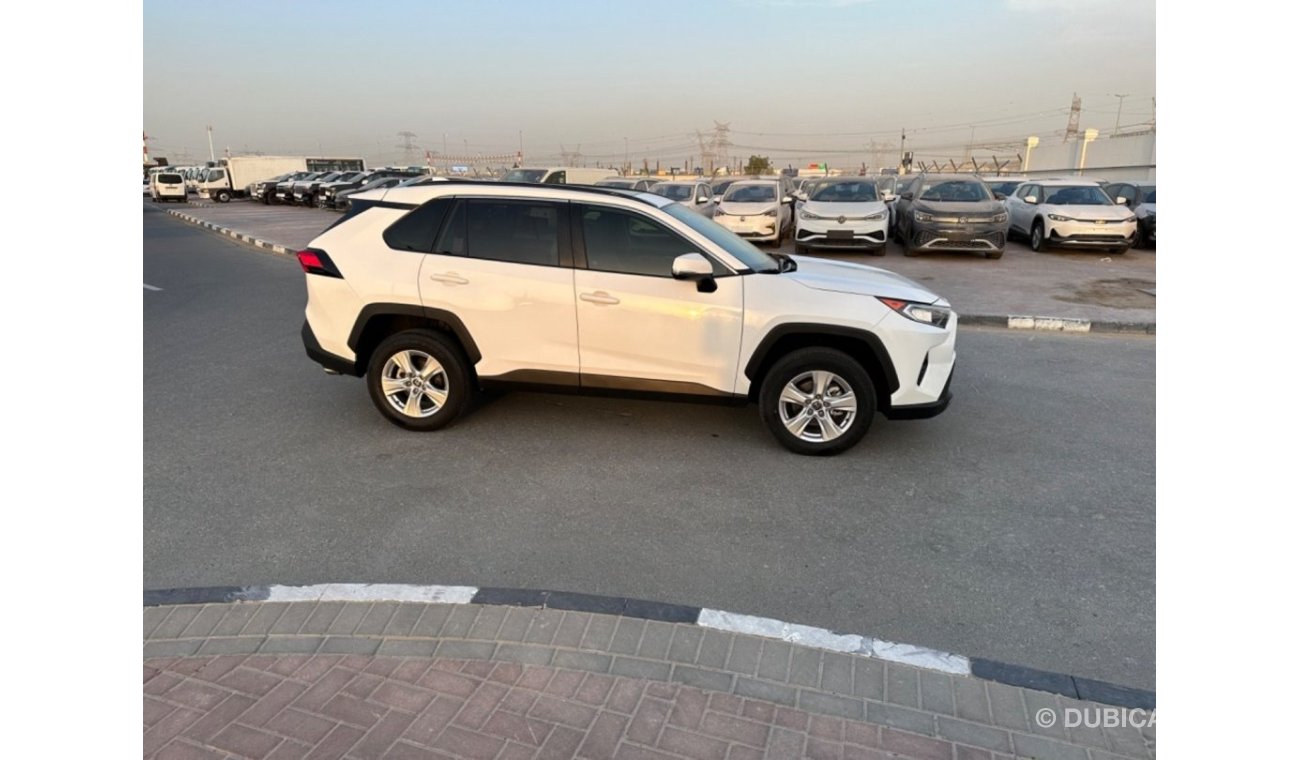 تويوتا راف ٤ Toyota RAV4 XLE full option, 2.5L 4cylinders. Front wheel Drive