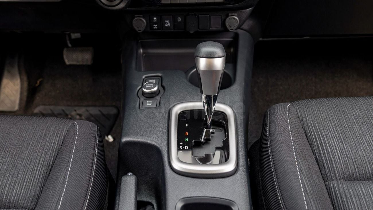 Toyota Hilux  HILUX DC 2.8 DIESEL MHEV AT 4WD | 2-YEAR WARRANTY + SERVICE AVAILABLE | IN-HOUSE FINANCING | 0% DOWN