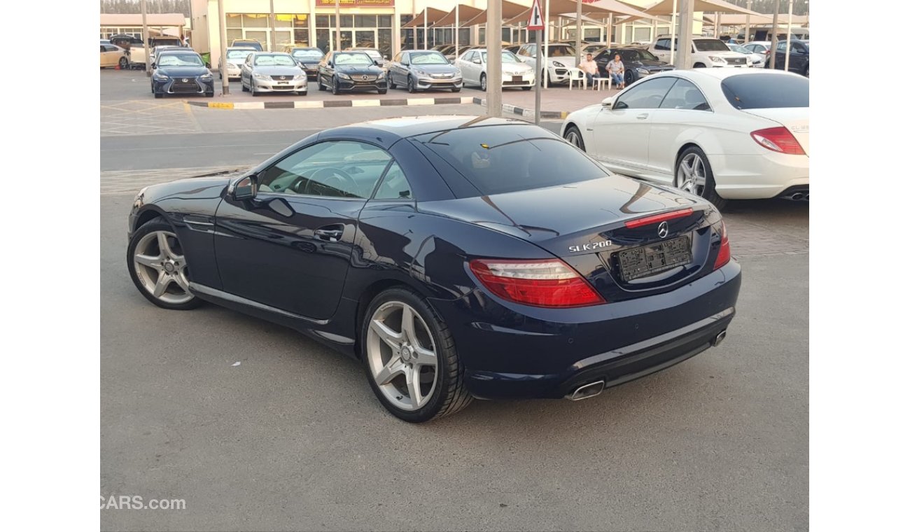 Mercedes-Benz SLK 200 model 2015 Gcc full service full option low mileage 70thousand only car one ow