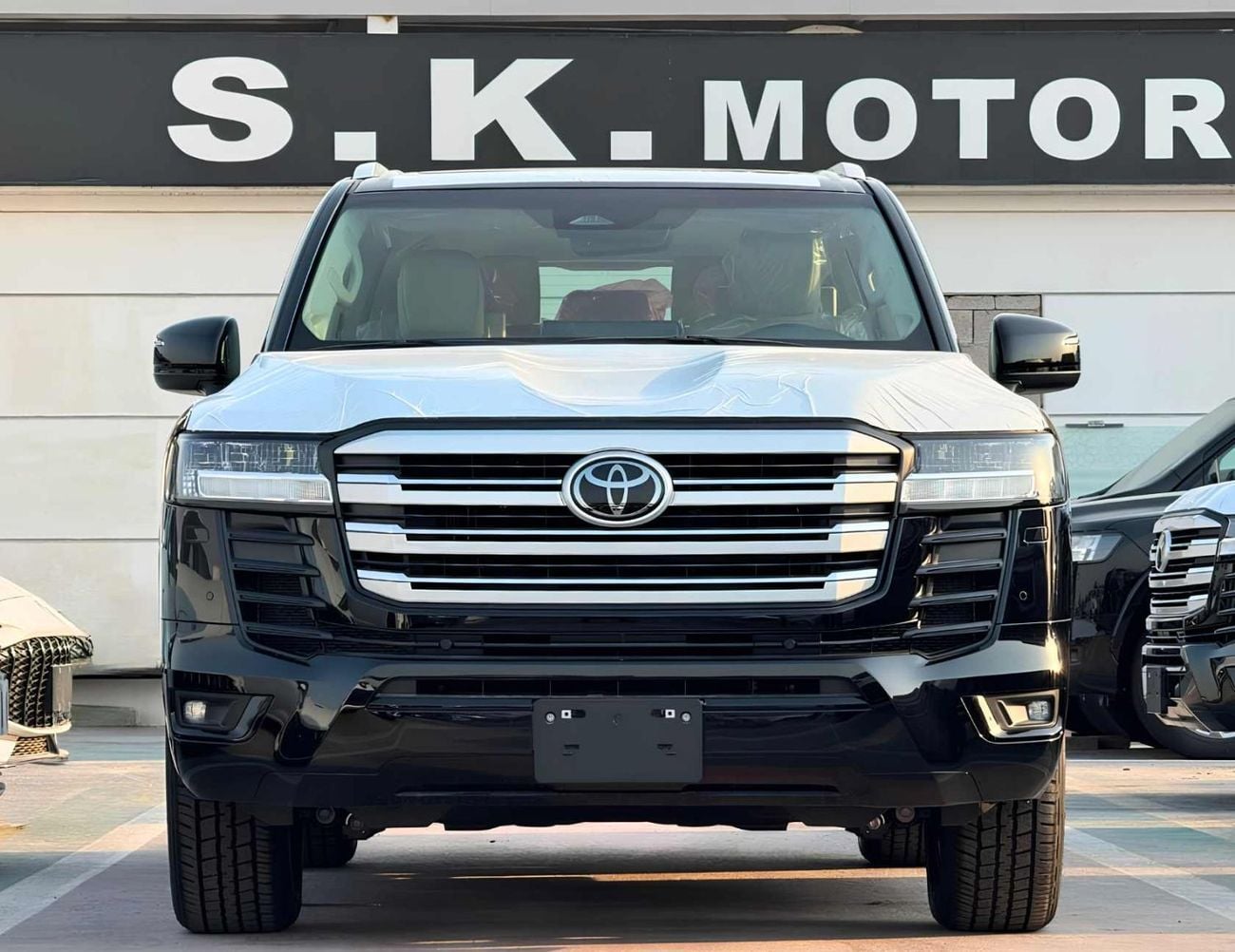 تويوتا لاند كروزر GXR TWIN TURBO || 3.5L V6 PETROL | RADAR | SUNROOF | JBL SPEAKERS | COOL BOX (CODE # GXRPR)