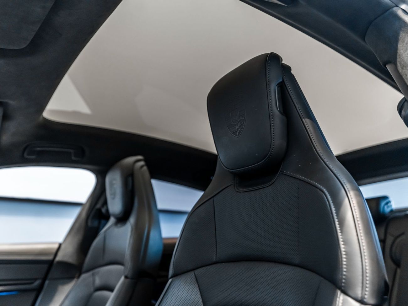 بورش تايكان 2023 Porsche Taycan GTS, 2026 Porsche Warranty, Full Service History, Low KMs, GCC