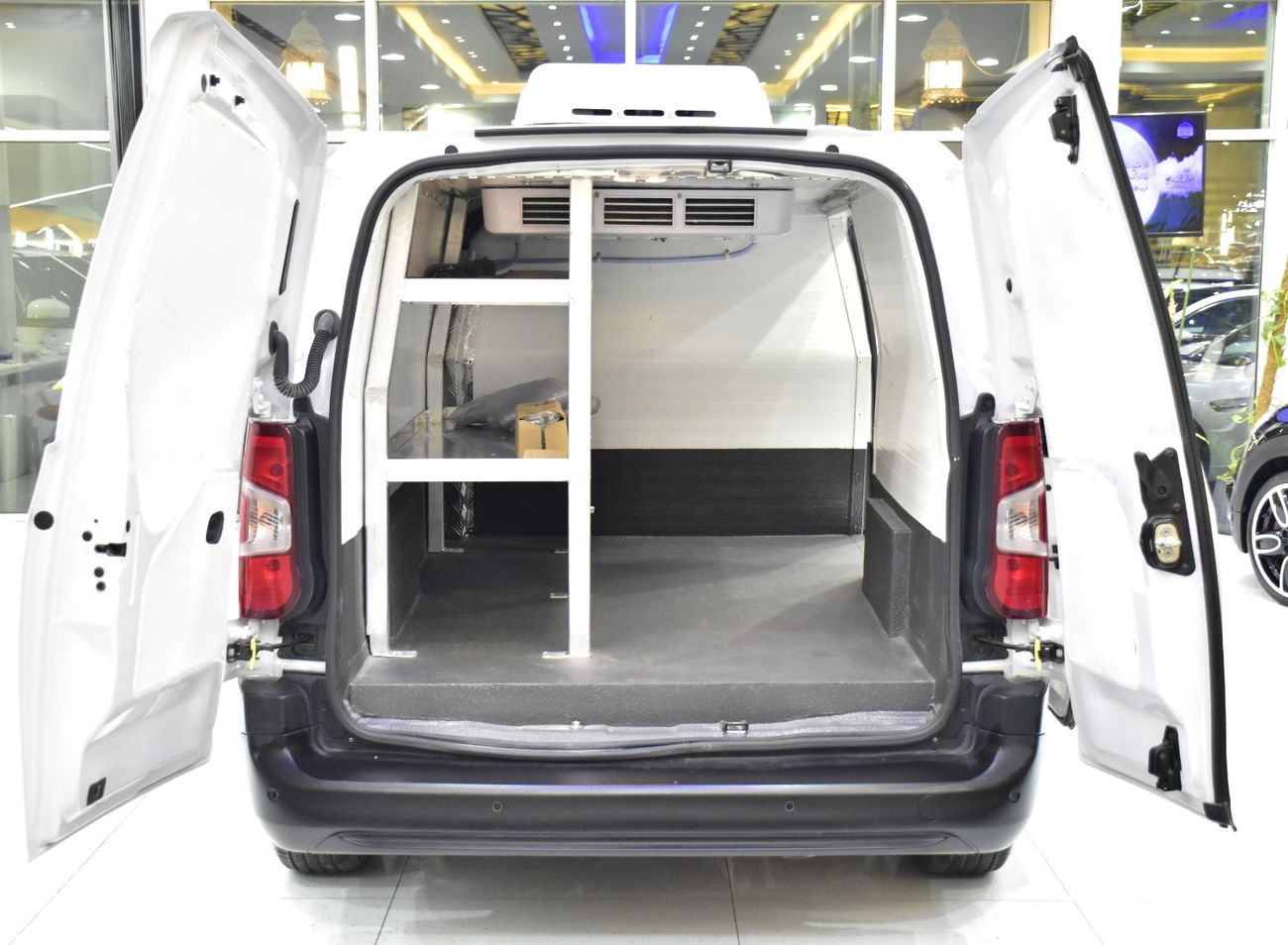 بيجو بارتنر EXCELLENT DEAL for our Peugeot Partner Chiller ( 2025 Model ) in White Color GCC Specs