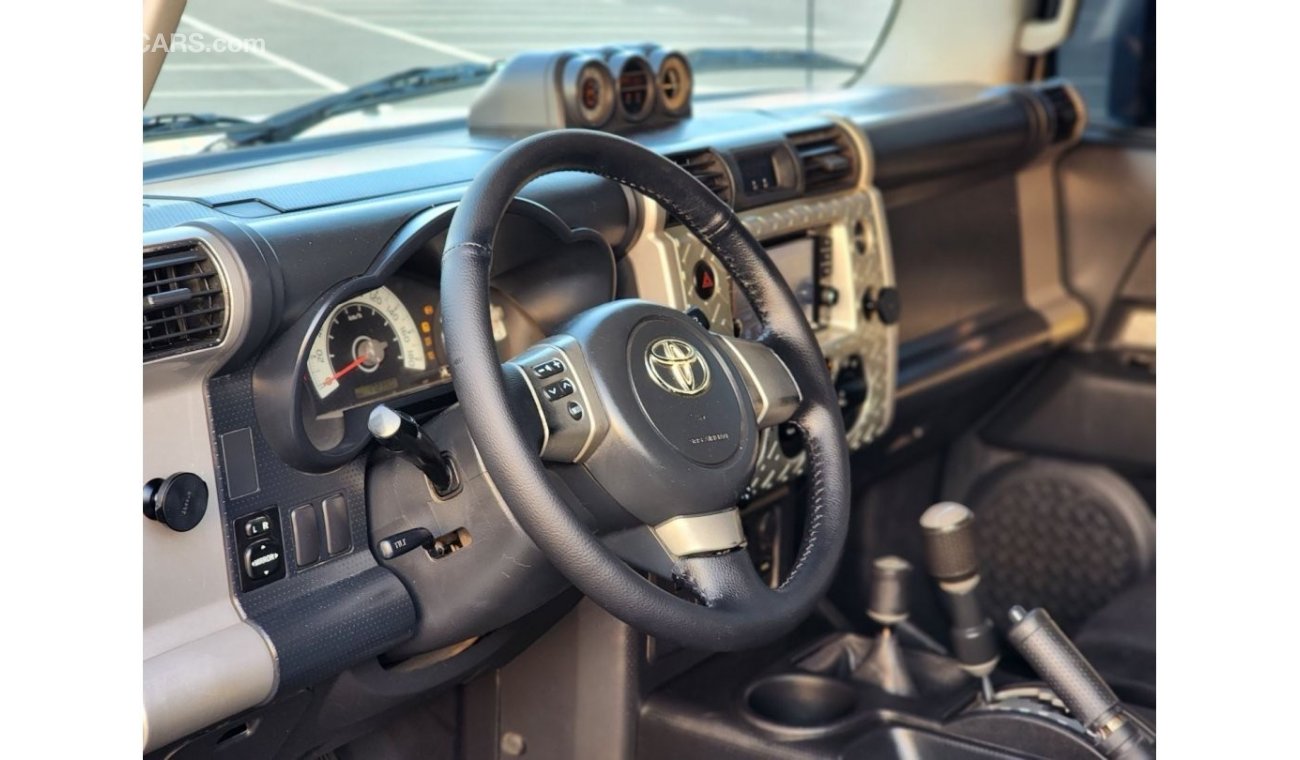 Toyota FJ Cruiser GCC specifications