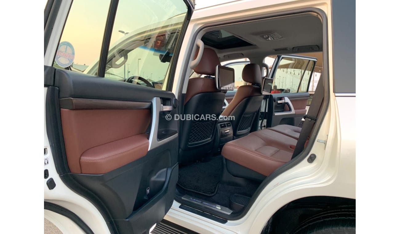 Toyota Land Cruiser VXR