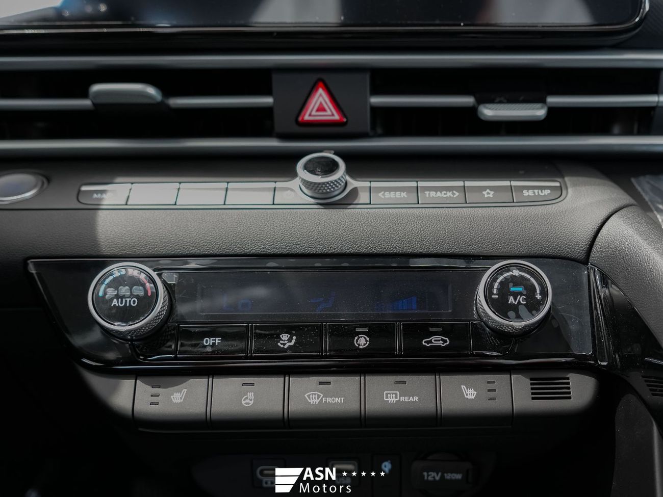 Hyundai Elantra LUX Premium 1.5L 2025 (Export Price)