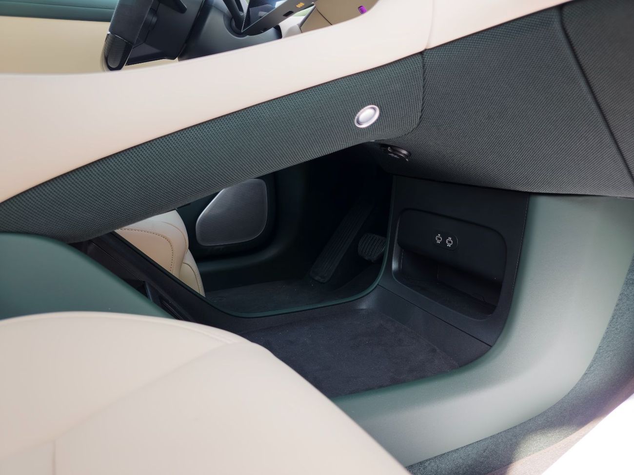 شاومى YU7 Xiaomi  Max YU7 2025 - With Master Account - Panorama - 21" Alloy Wheels - EVS Warranty