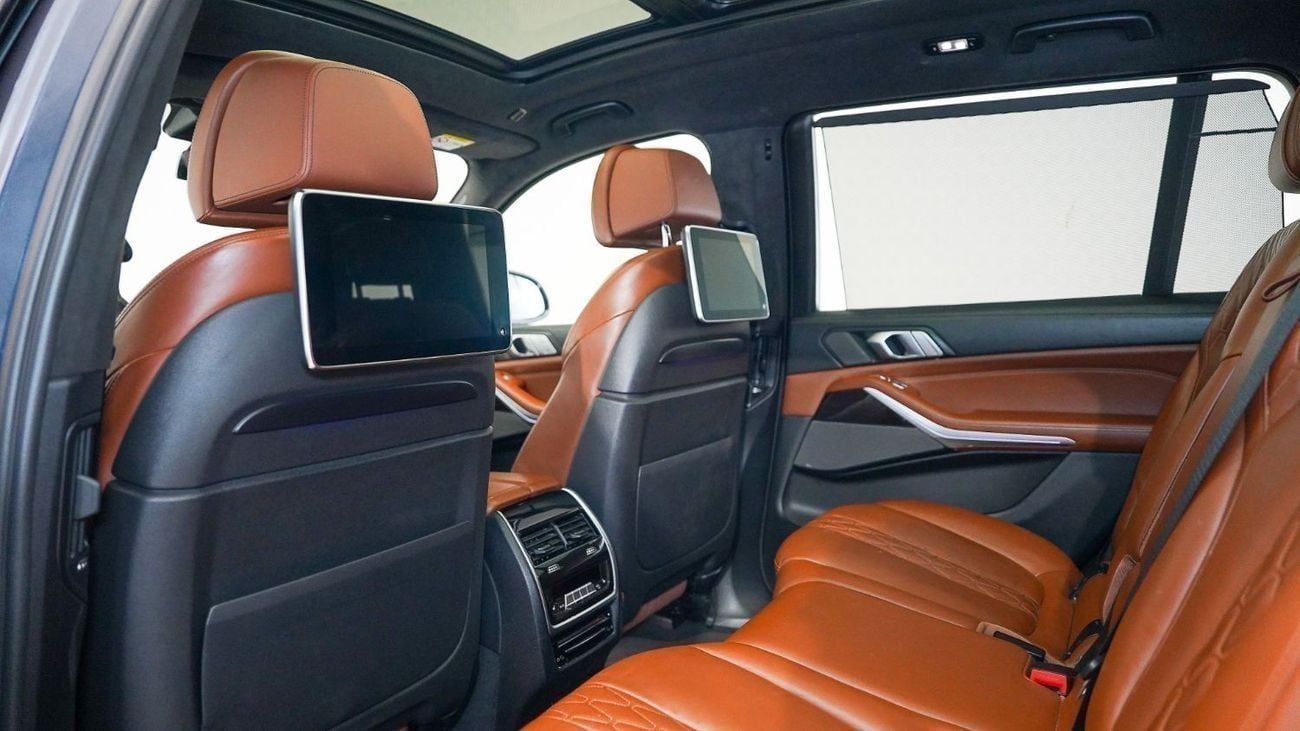 BMW X7 M50i 4.4L (530 HP) UAE's Very Best Example | 2 Years Free Servicing | AED 3,870 Per Month