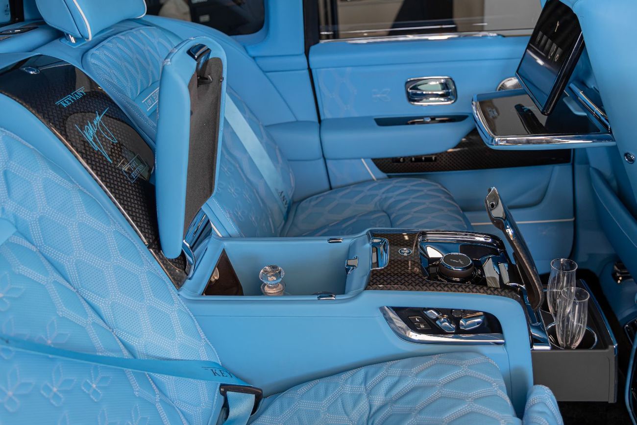 رولز رويس كولينان ROLLS ROYCE COLLINAN - 2025 - BY KEYVANY - 1 OF 1  PERFECT CONDITION - BLACK BADGE