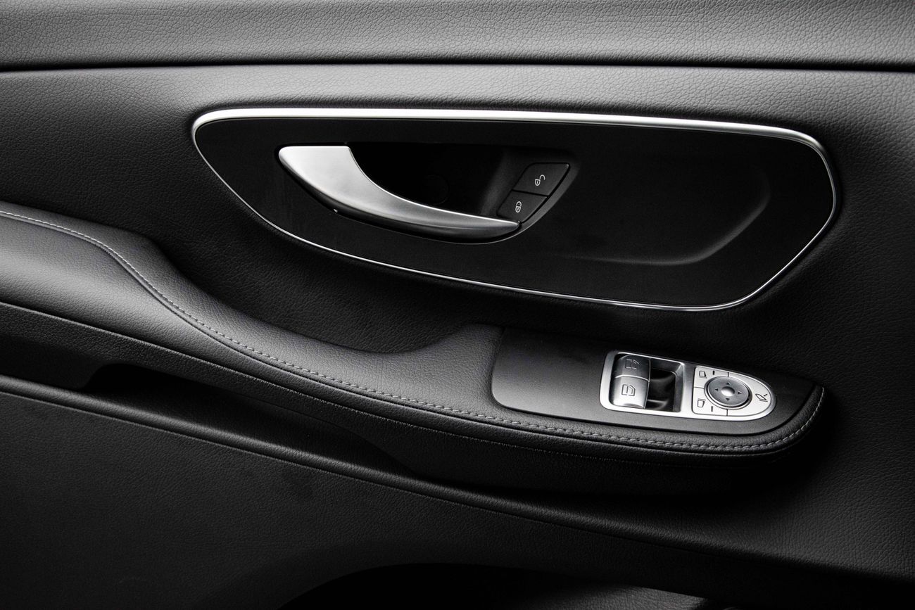 مرسيدس بنز V 250 V 250 | 4,113 P.M | 0% Downpayment | 7 Seats!