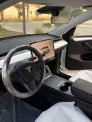 Tesla Model Y Long Range (AWD)