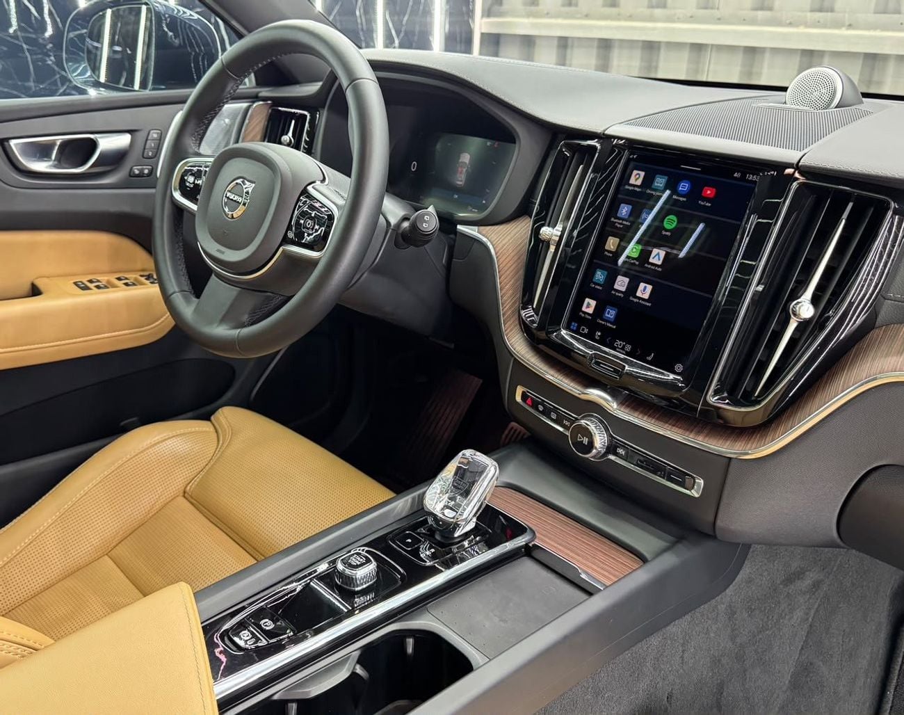 فولفو XC 60 ULTIMATE BRIGHT