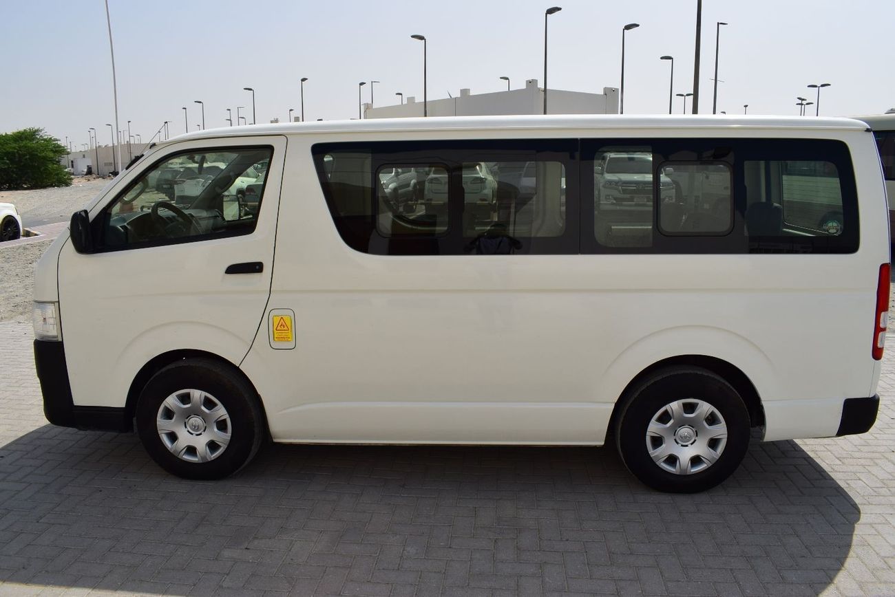 Toyota Hiace GL - Standard Roof Toyota Hiace 13 seat passenger van, model:2016. Excellent condition