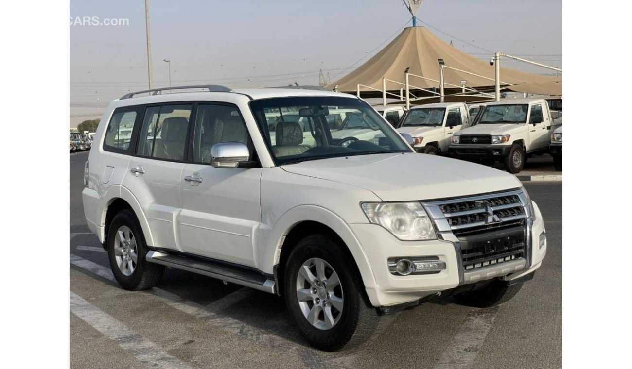 ميتسوبيشي باجيرو 2016 Mitsubishi Pajero 4x4 GLS MidOption / 100% Accident free