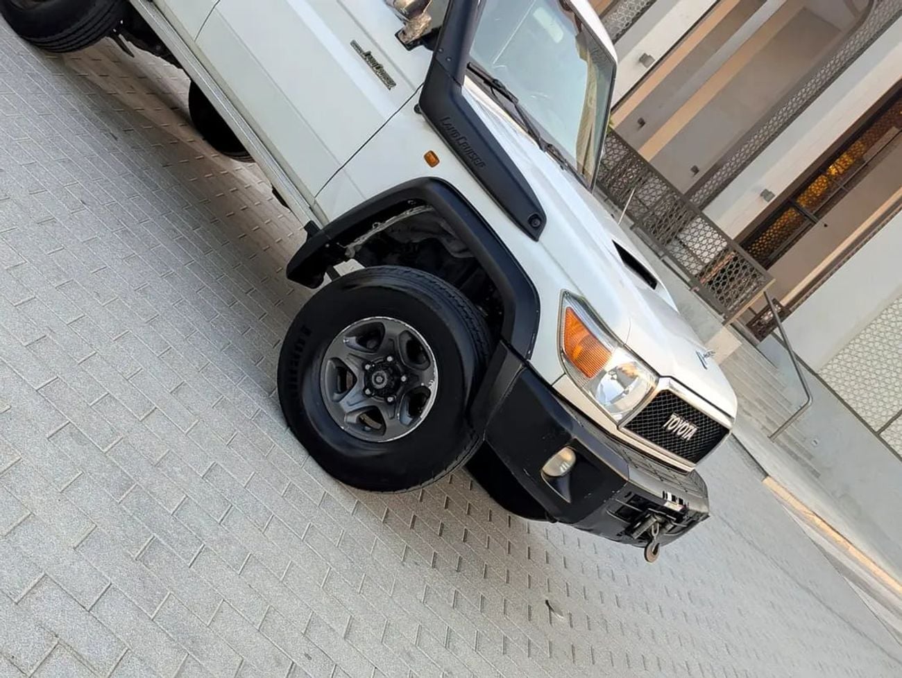 تويوتا لاند كروزر 70 Land Cruiser 76 Series 1VD-FTV 4.5L V8 Turbo-Diesel Excellent Condition