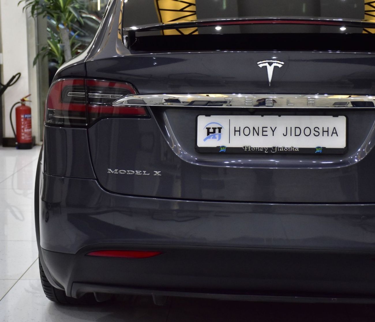 Tesla Model X EXCELLENT DEAL for our Tesla Model X 100D - Long Range ( 2019 Model ) in Grey Color GCC Specs