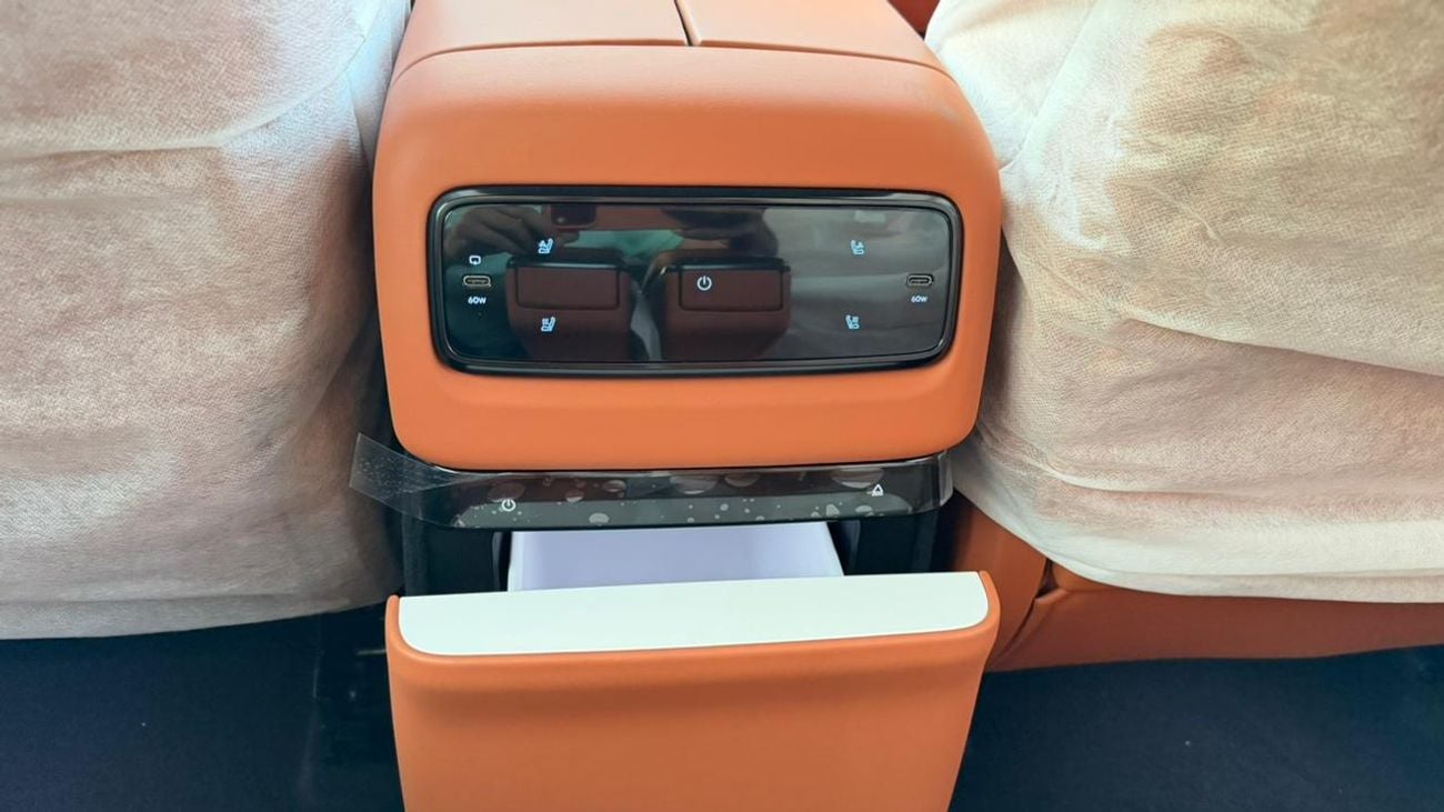 ROX Adamas Rox Adamas First-Class 2026 - VIP 6 SEATS